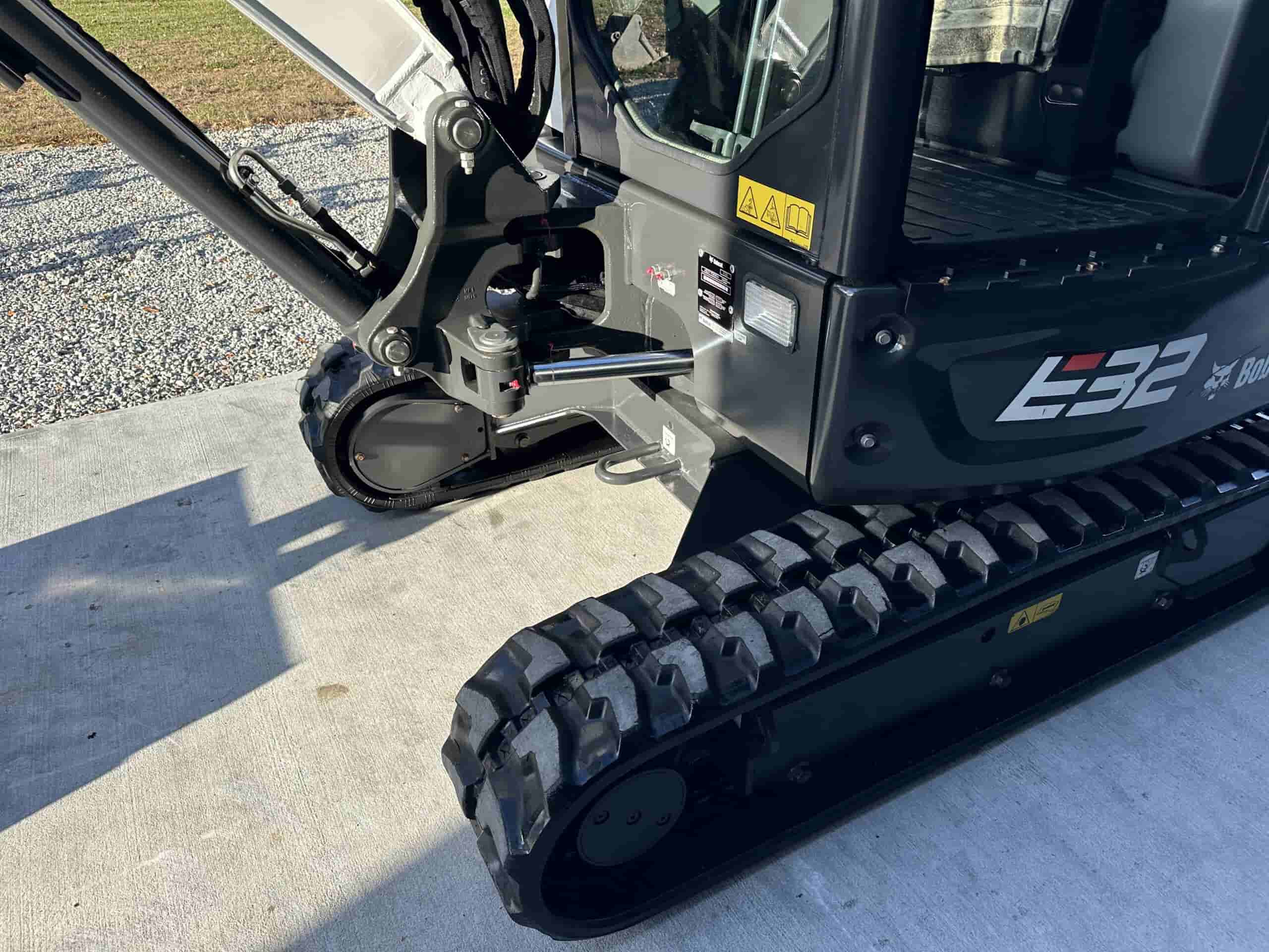 2020 BOBCAT E32i
